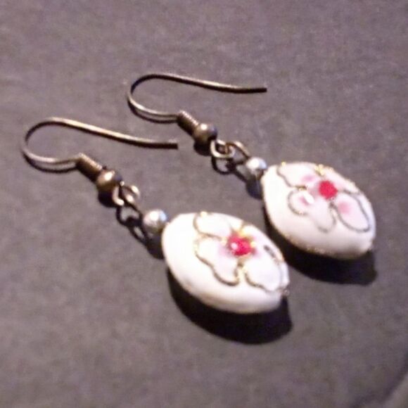 Vintage White Floral Cloisonne Drop Earrings - Picture 3 of 6